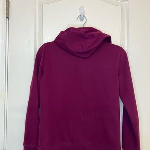 Nice and cozy hoody!! In very good conditions.